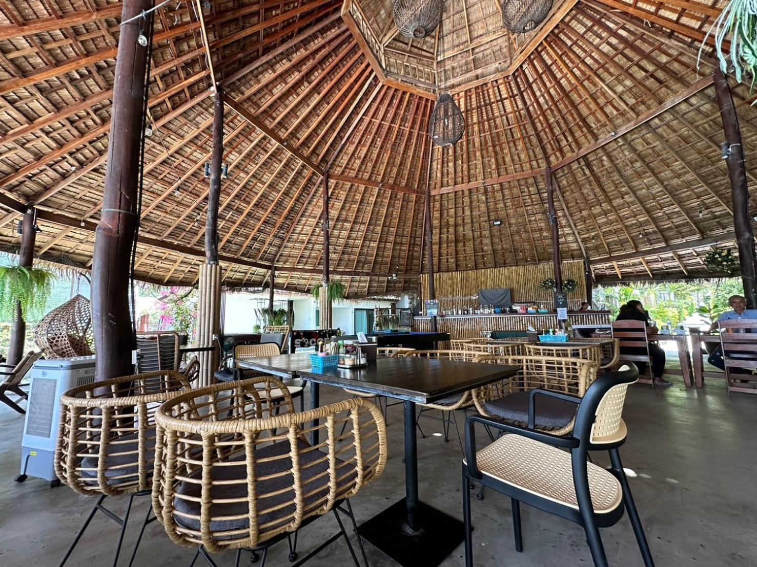 The Sea Resort Hatrin Kültér fotó